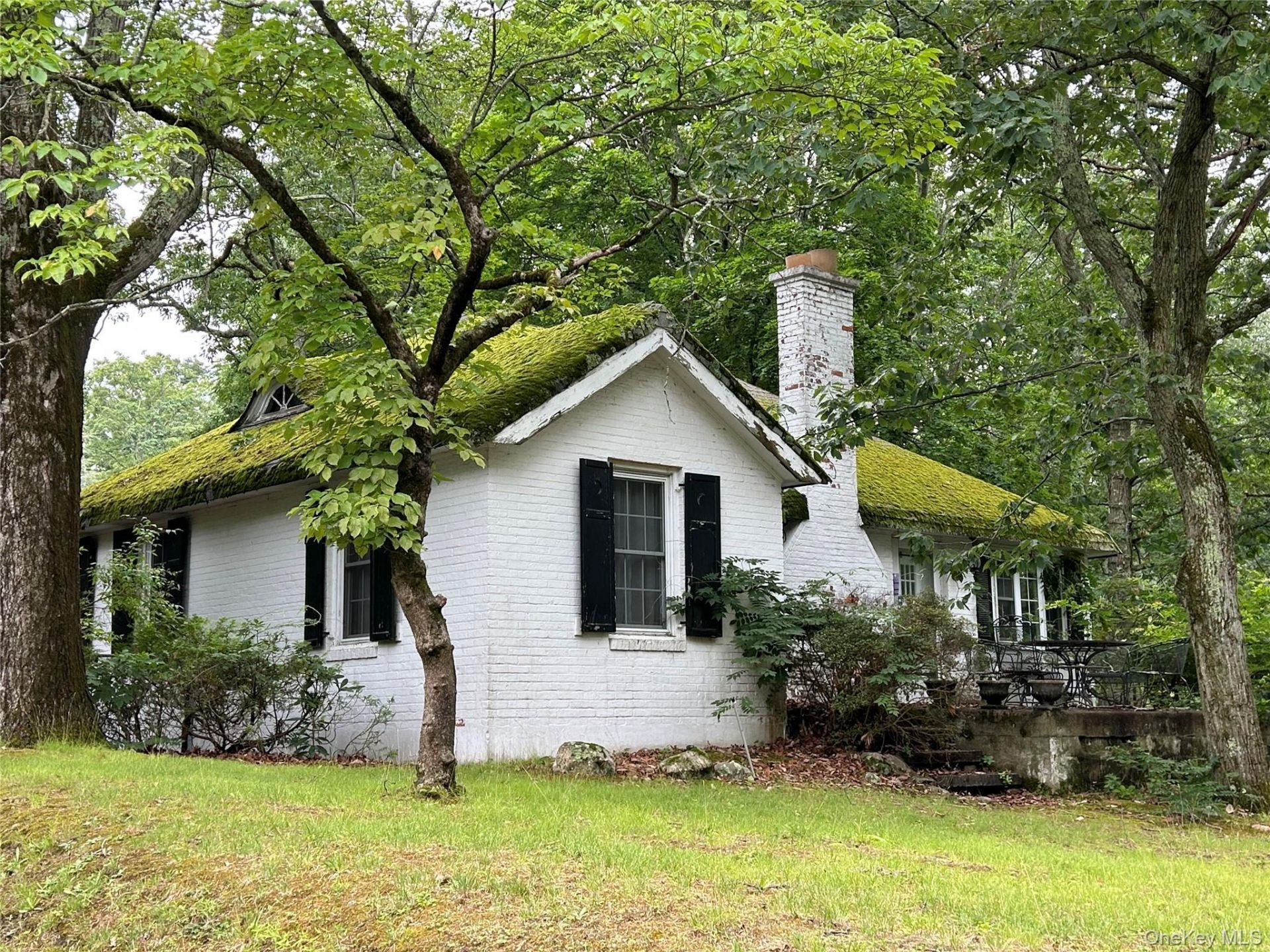 32 Hillside Road, Stony Brook, NY 11790 Main Photo