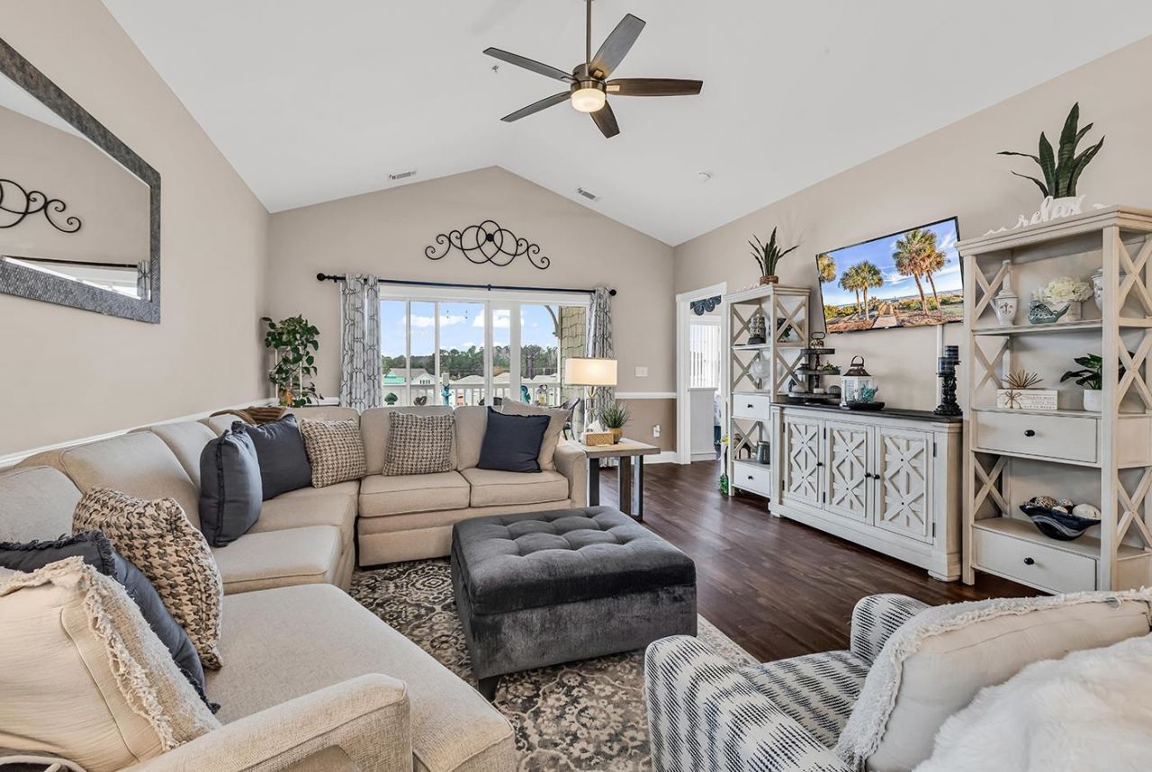 124 S Shore Blvd. Photo 13