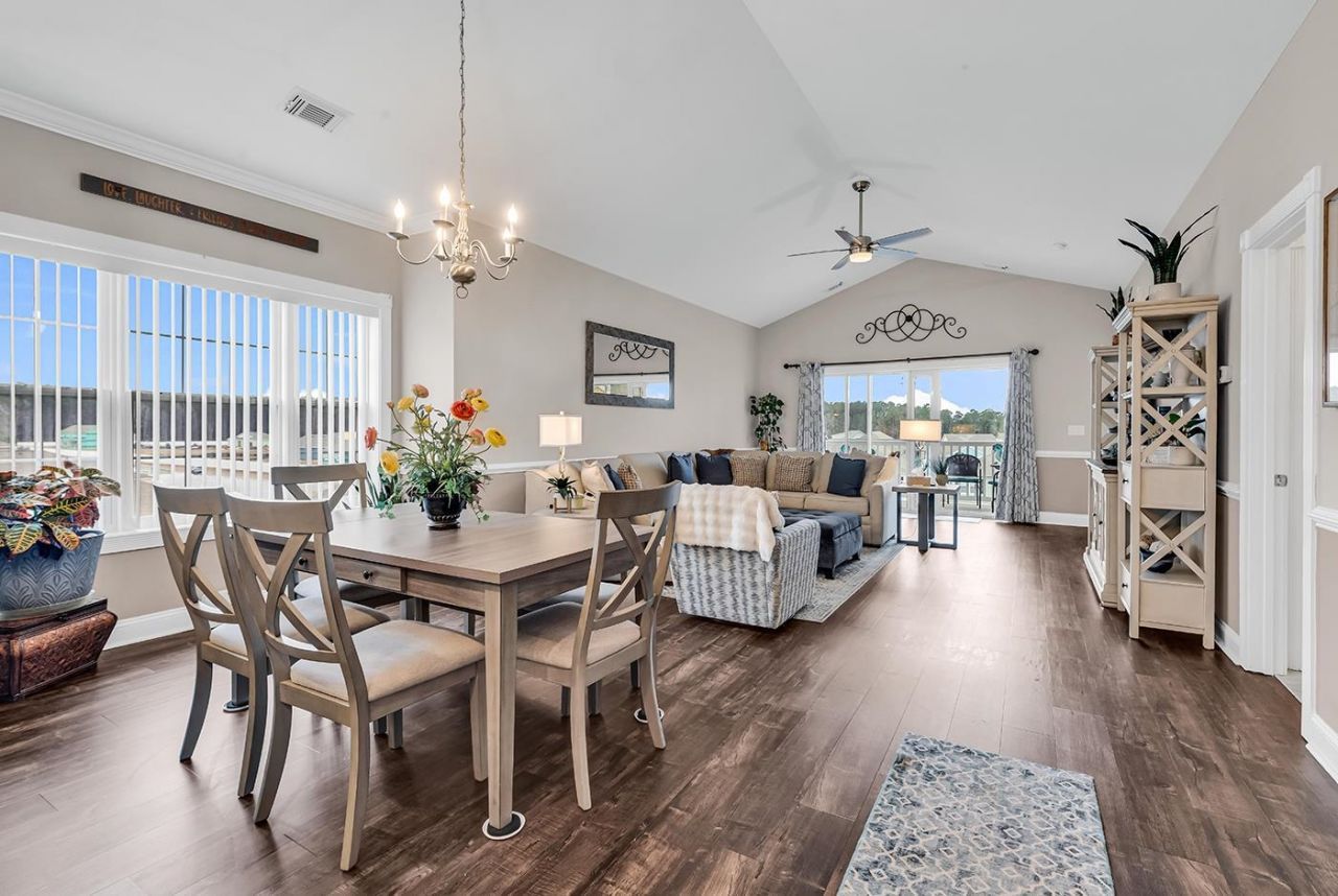 124 S Shore Blvd. Photo 6