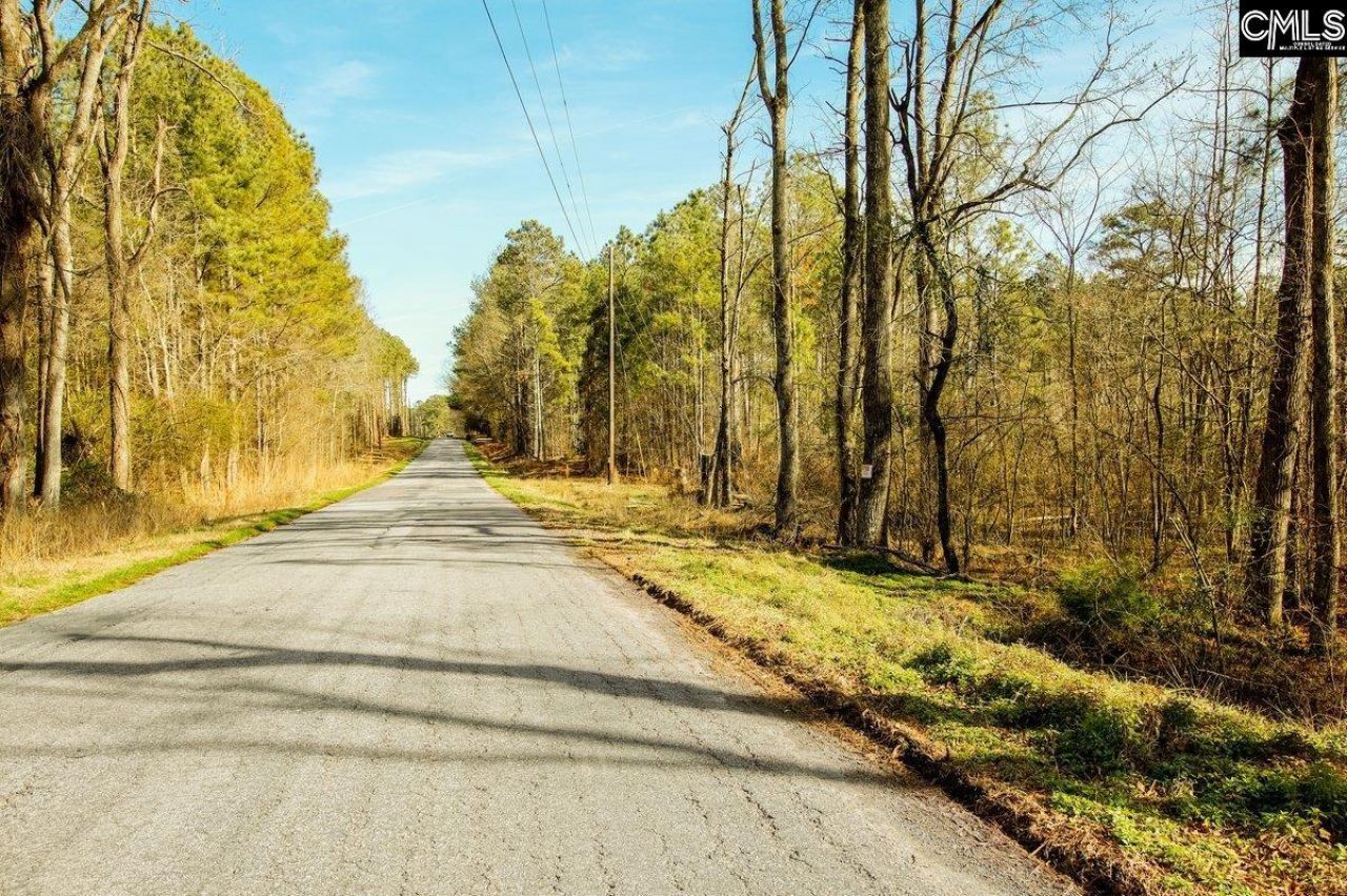 561 Church Road  Photo 8