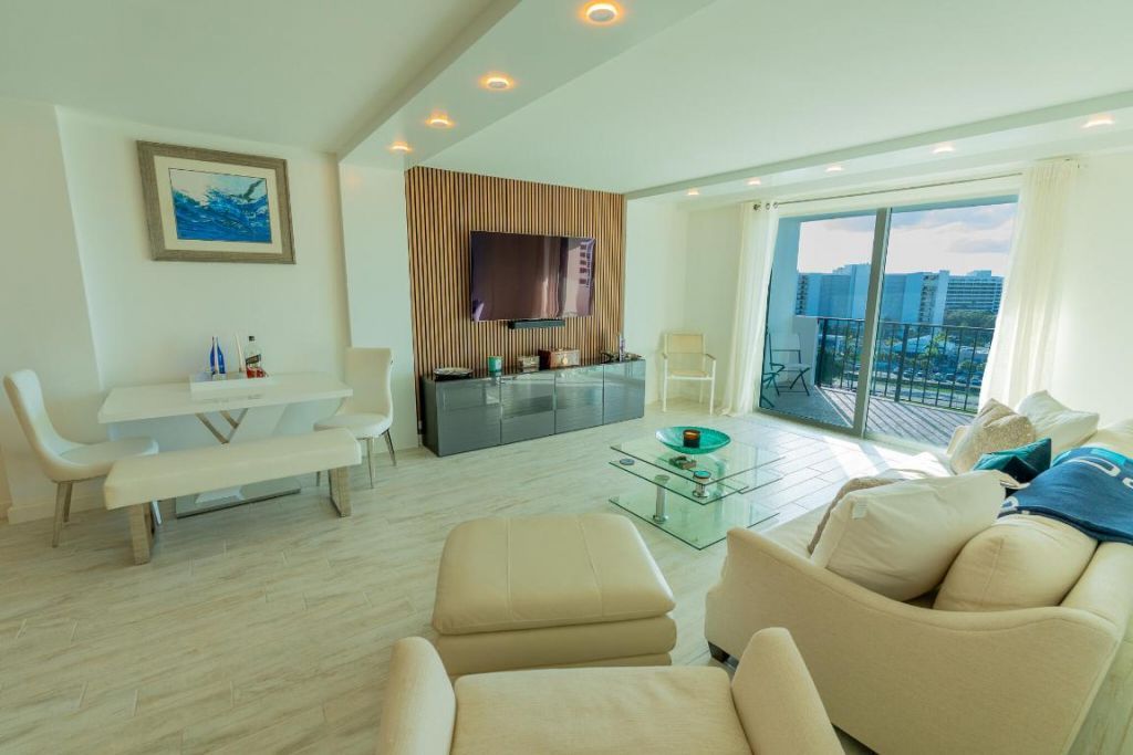 1200 Marine Way, Unit 907, North Palm Beach, FL 33408 Photo