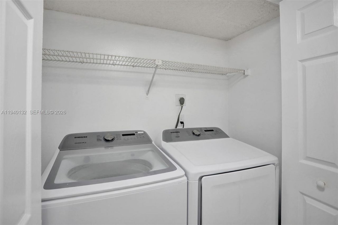 8343 Lake Dr , Unit 205, Doral, FL 33166 Photo