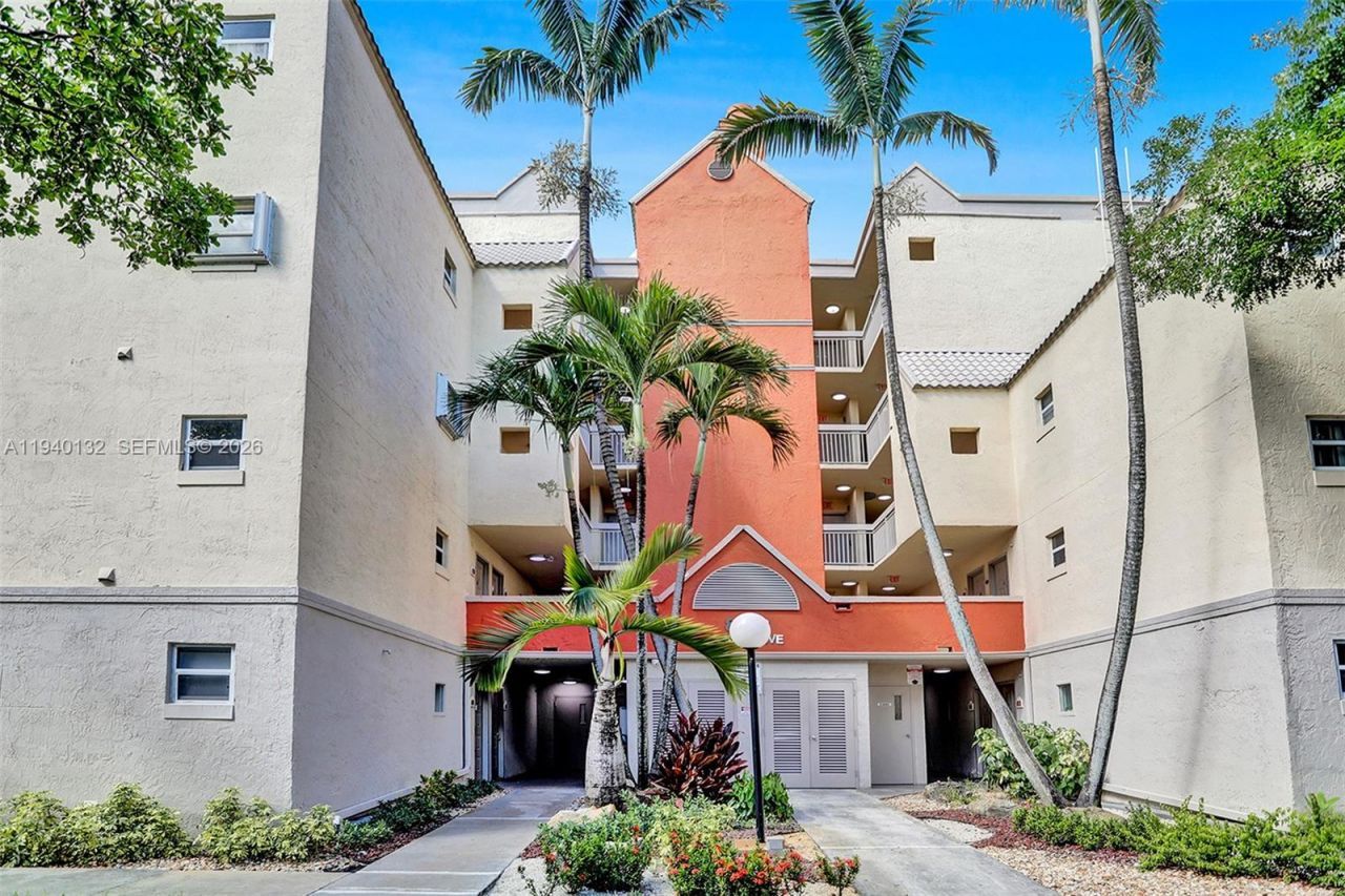 8343 Lake Dr , Unit 205, Doral, FL 33166 Photo