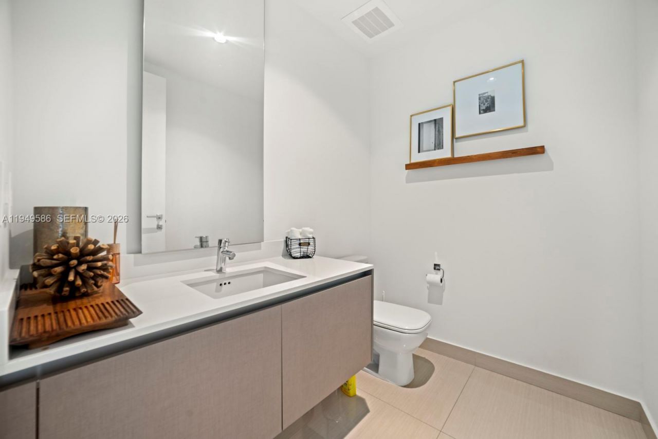 3300 NE 188th St, Unit 414, Aventura, FL 33180 Photo