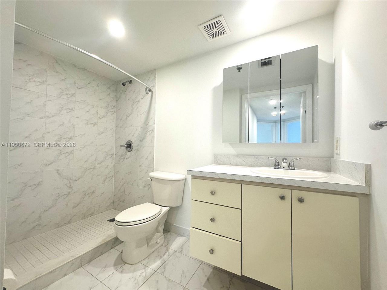 9340 Fontainebleau Blvd, Unit 406, Miami, FL 33172 Photo