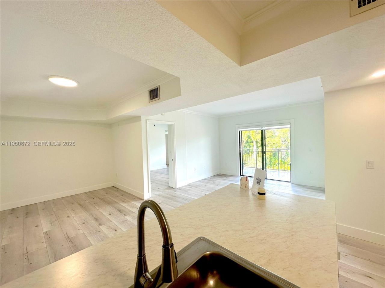 9340 Fontainebleau Blvd, Unit 406, Miami, FL 33172 Photo