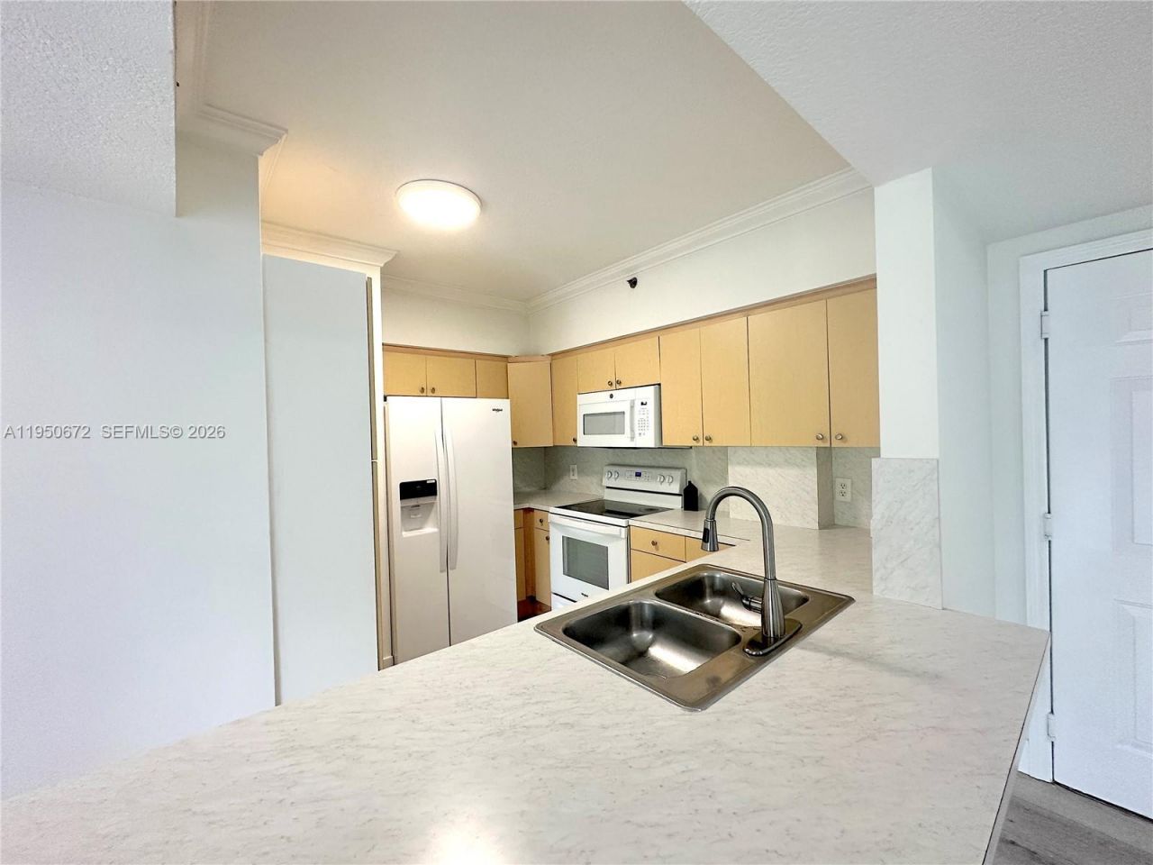 9340 Fontainebleau Blvd, Unit 406, Miami, FL 33172 Photo