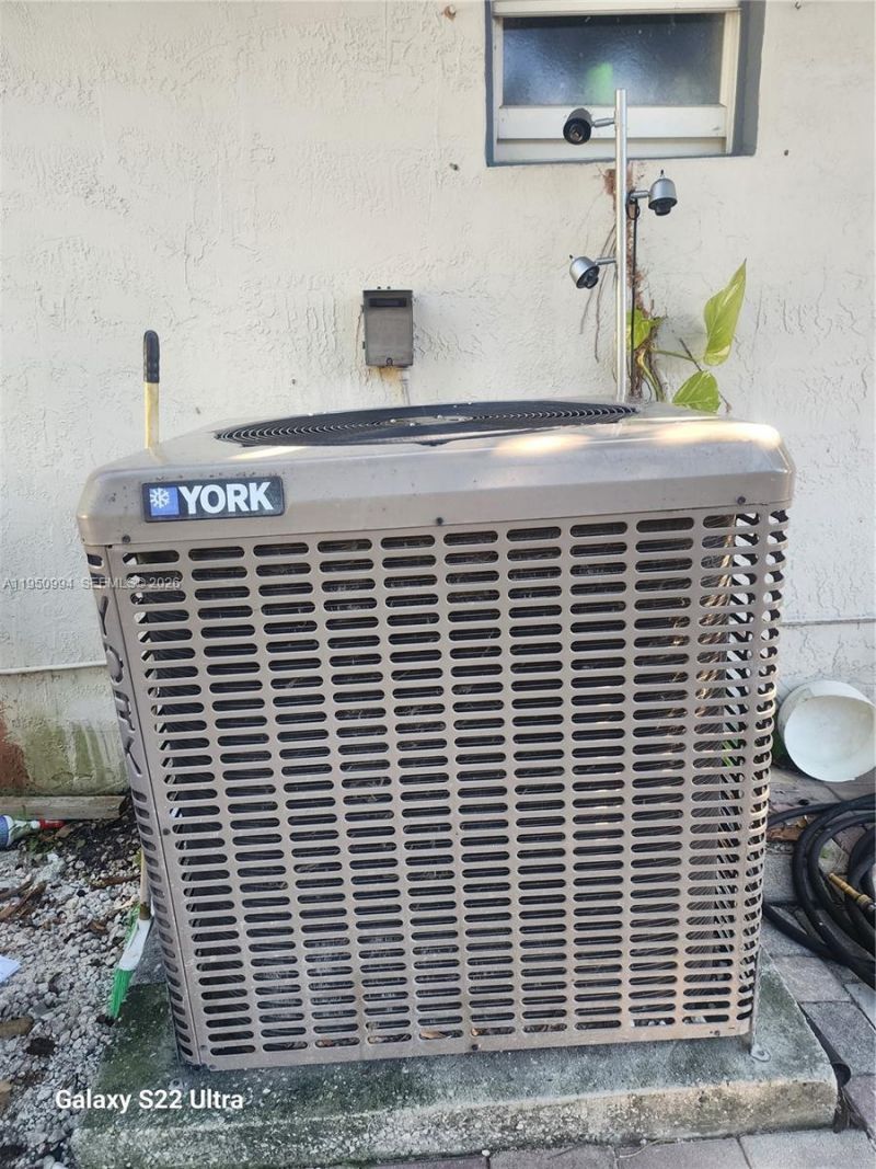 1747 NW 85th St, Miami, FL 33147 Photo