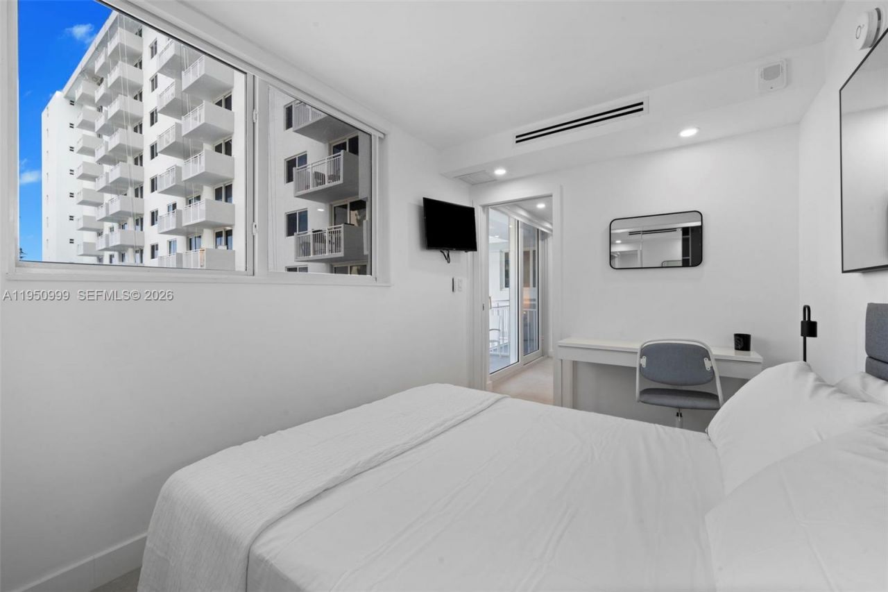 345 Ocean Dr, Unit 326, Miami Beach, FL 33139 Photo