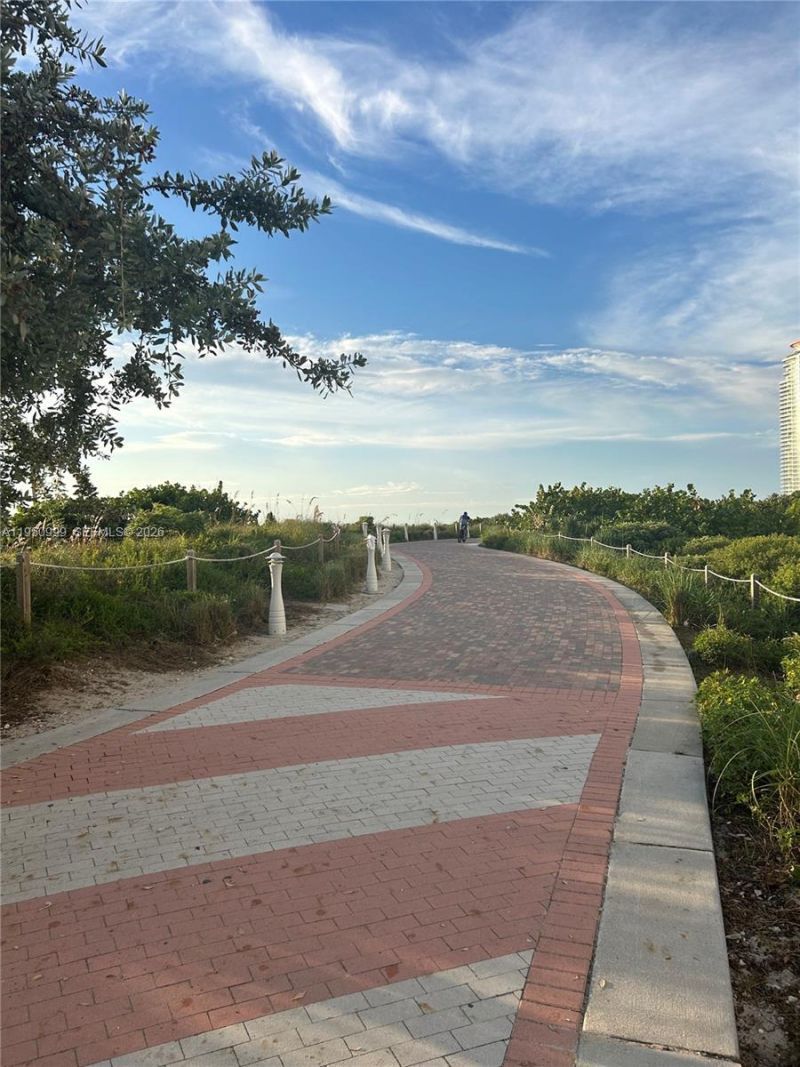 345 Ocean Dr, Unit 326, Miami Beach, FL 33139 Photo