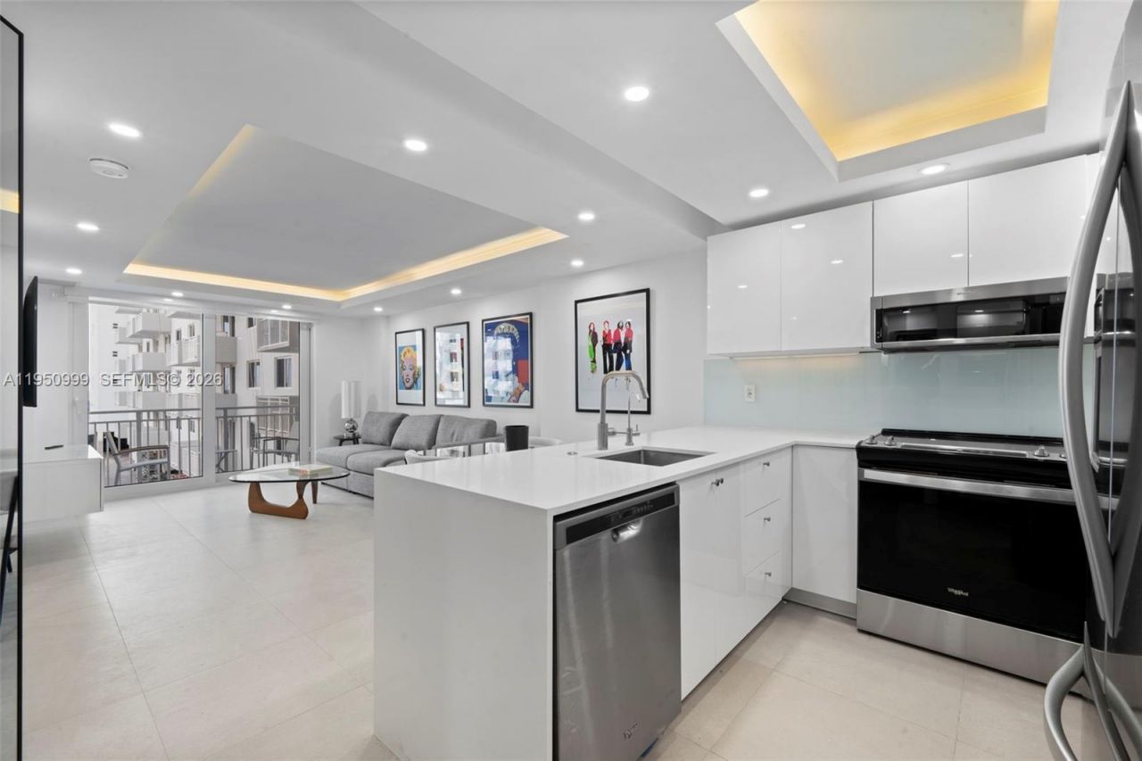 345 Ocean Dr, Unit 326, Miami Beach, FL 33139 Photo