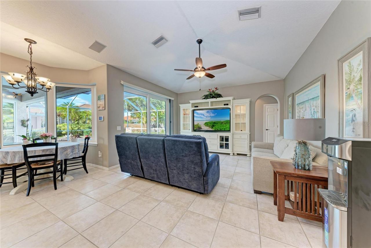 4465 Mcintosh Lake Avenue, Sarasota, FL 34233 Photo