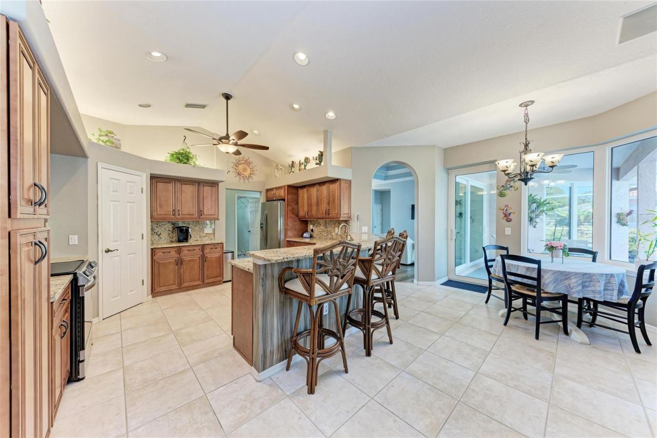 4465 Mcintosh Lake Avenue, Sarasota, FL 34233 Photo