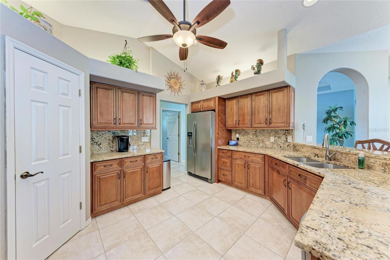 4465 Mcintosh Lake Avenue, Sarasota, FL 34233 Photo