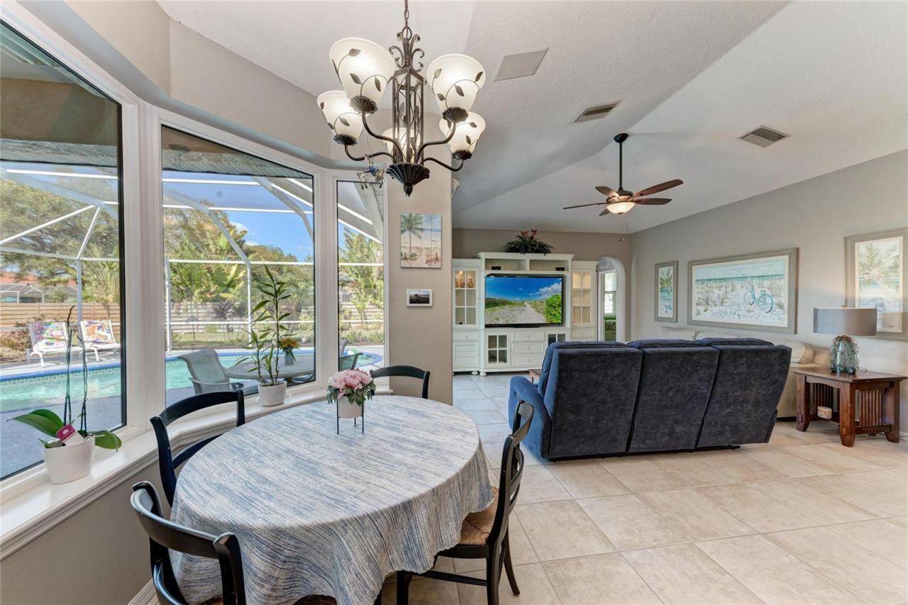 4465 Mcintosh Lake Avenue, Sarasota, FL 34233 Photo