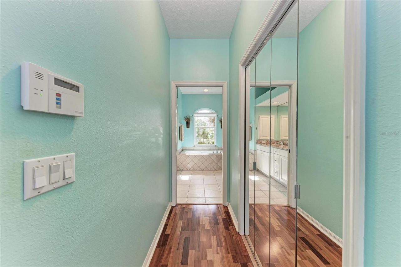 4465 Mcintosh Lake Avenue, Sarasota, FL 34233 Photo