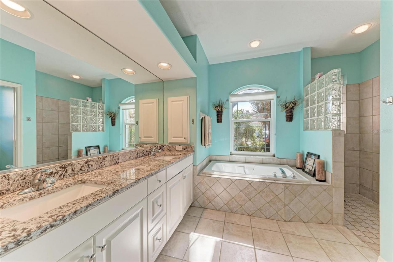 4465 Mcintosh Lake Avenue, Sarasota, FL 34233 Photo