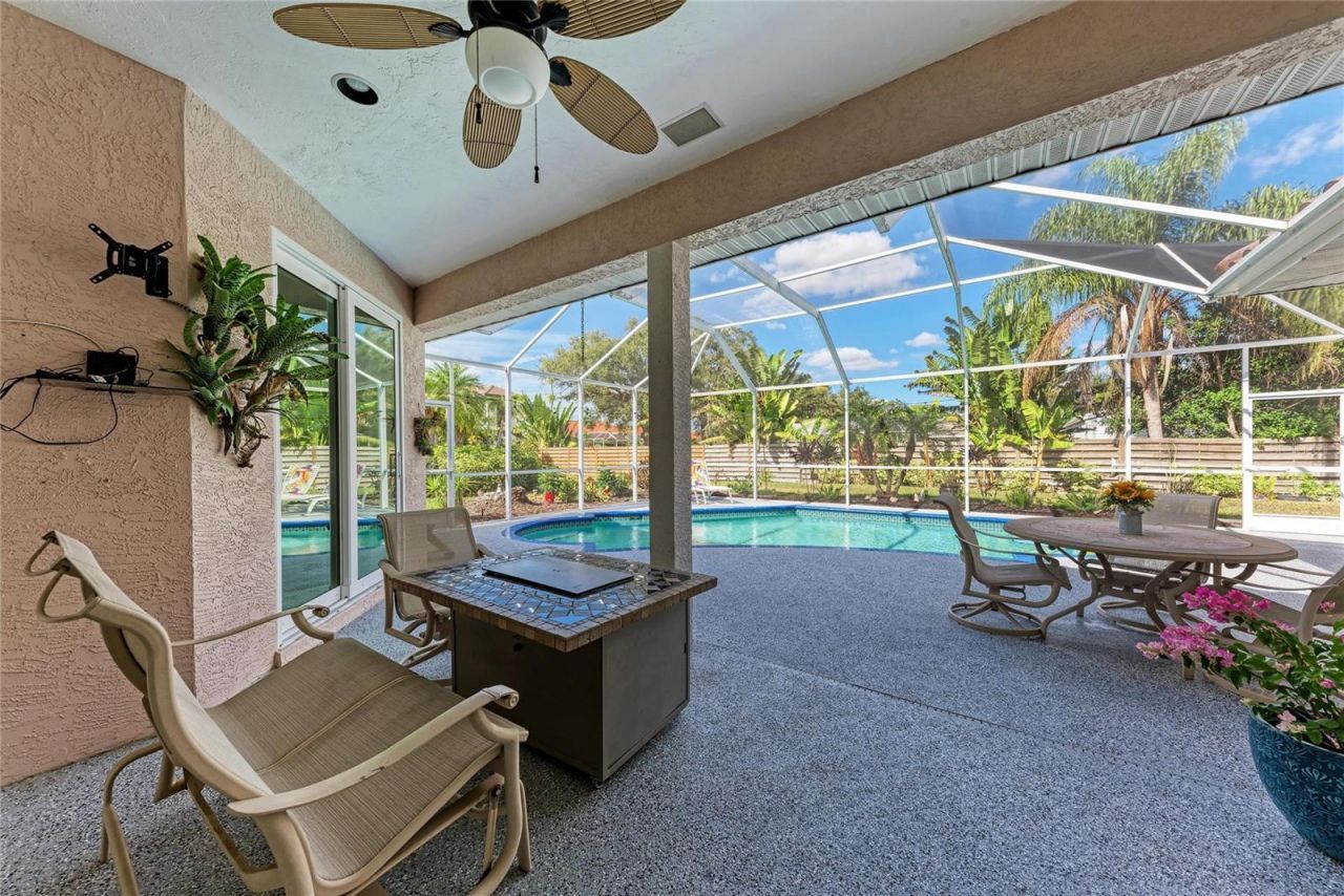 4465 Mcintosh Lake Avenue, Sarasota, FL 34233 Photo