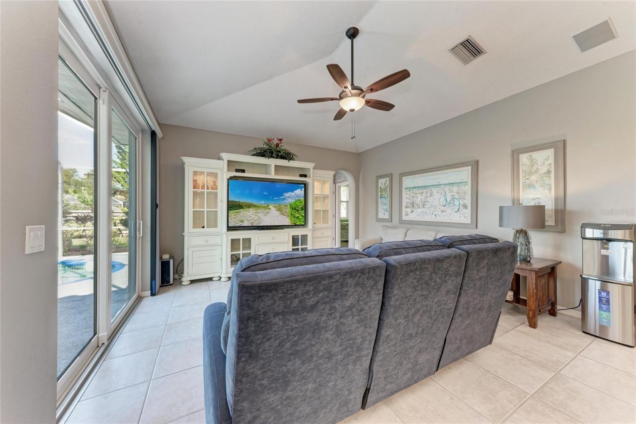 4465 Mcintosh Lake Avenue, Sarasota, FL 34233 Photo