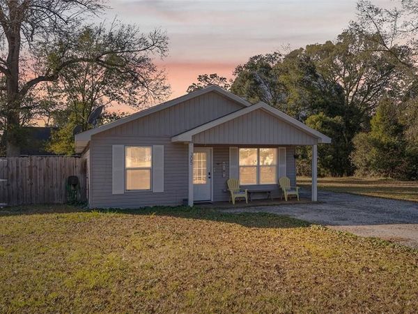 305 4th Street NE, Summerdale, AL 36580