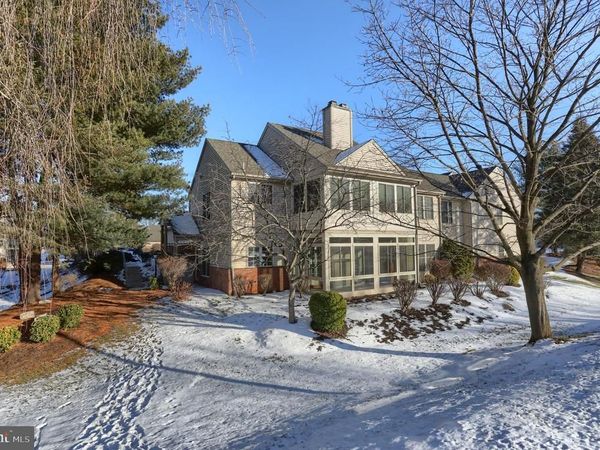 24 GLASGOW COURT, HERSHEY, PA 17033