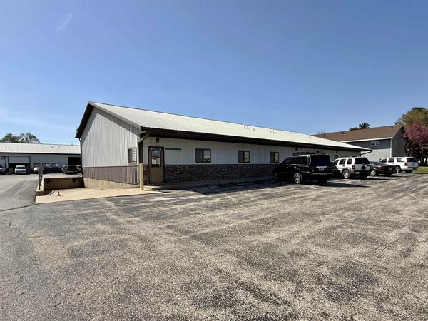 2820-2834 S Bartells Drive, Beloit, WI 53511
