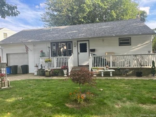 330 Florida Avenue, Copiague, NY 11726