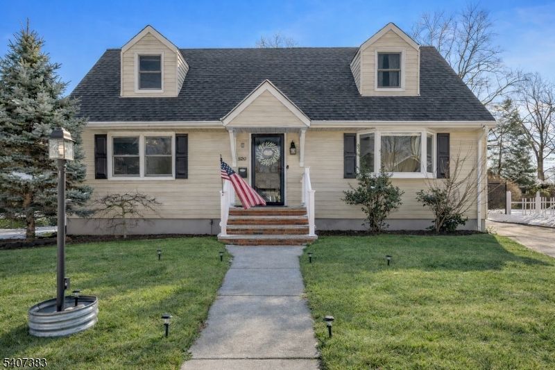 520 Riverview Rd, Pompton Lakes, NJ 07442 Main Photo