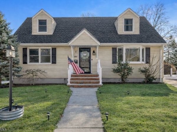 520 Riverview Rd, Pompton Lakes, NJ 07442