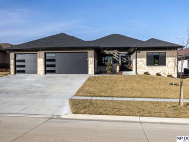 2740 South Creek Road, Lincoln, NE 68516