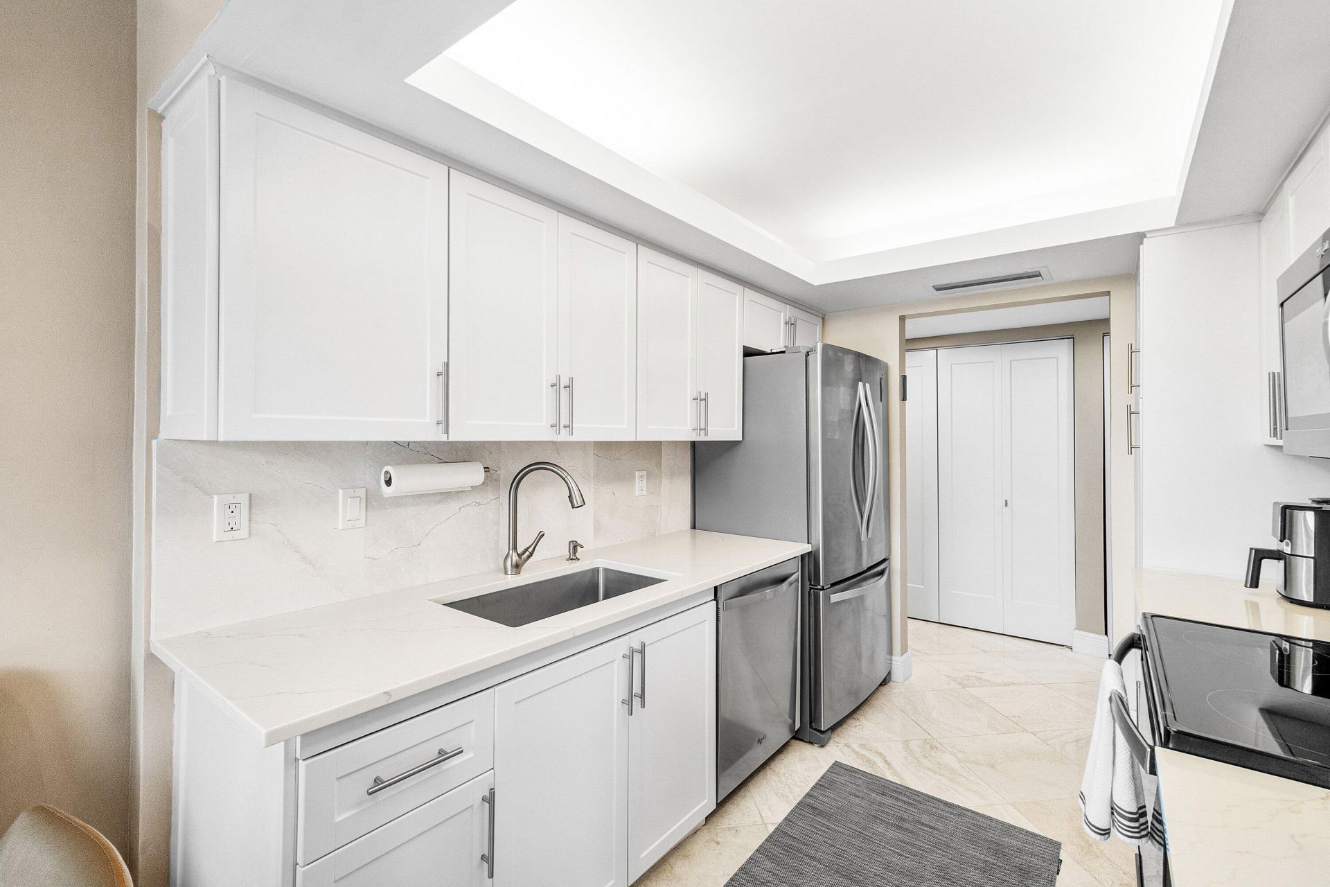 2001 N Ocean Boulevard, Unit 305, Boca Raton, FL 33431 Photo