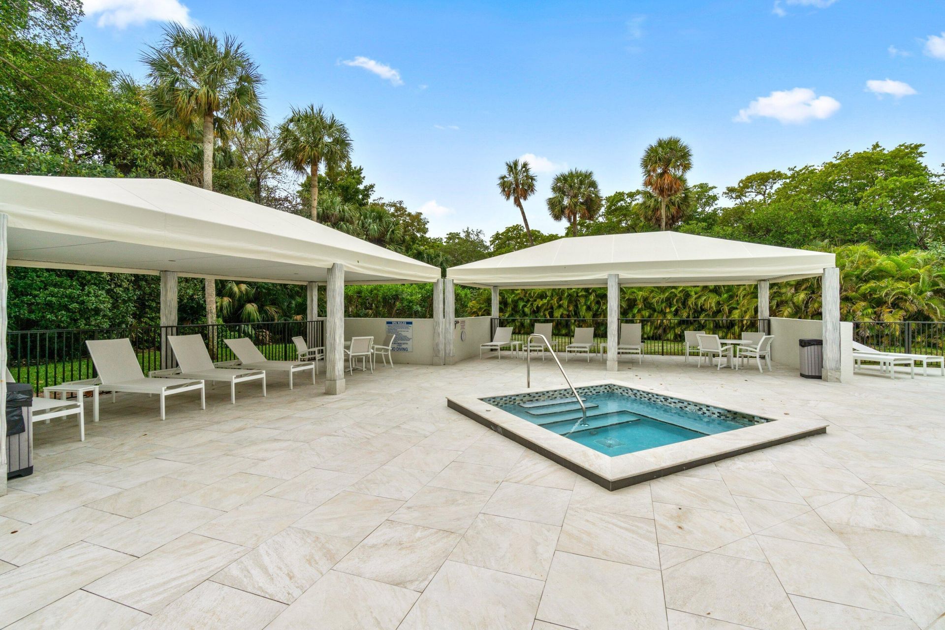 2001 N Ocean Boulevard, Unit 305, Boca Raton, FL 33431 Photo