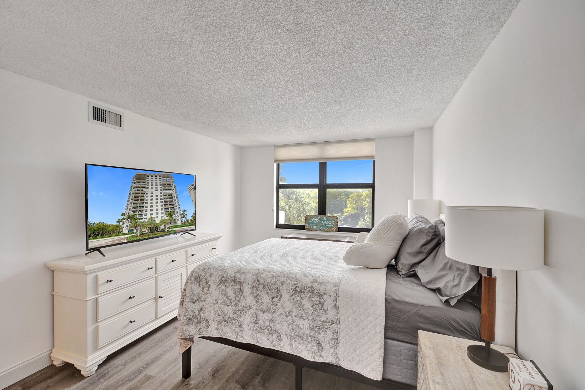 2001 N Ocean Boulevard, Unit 305, Boca Raton, FL 33431 Photo