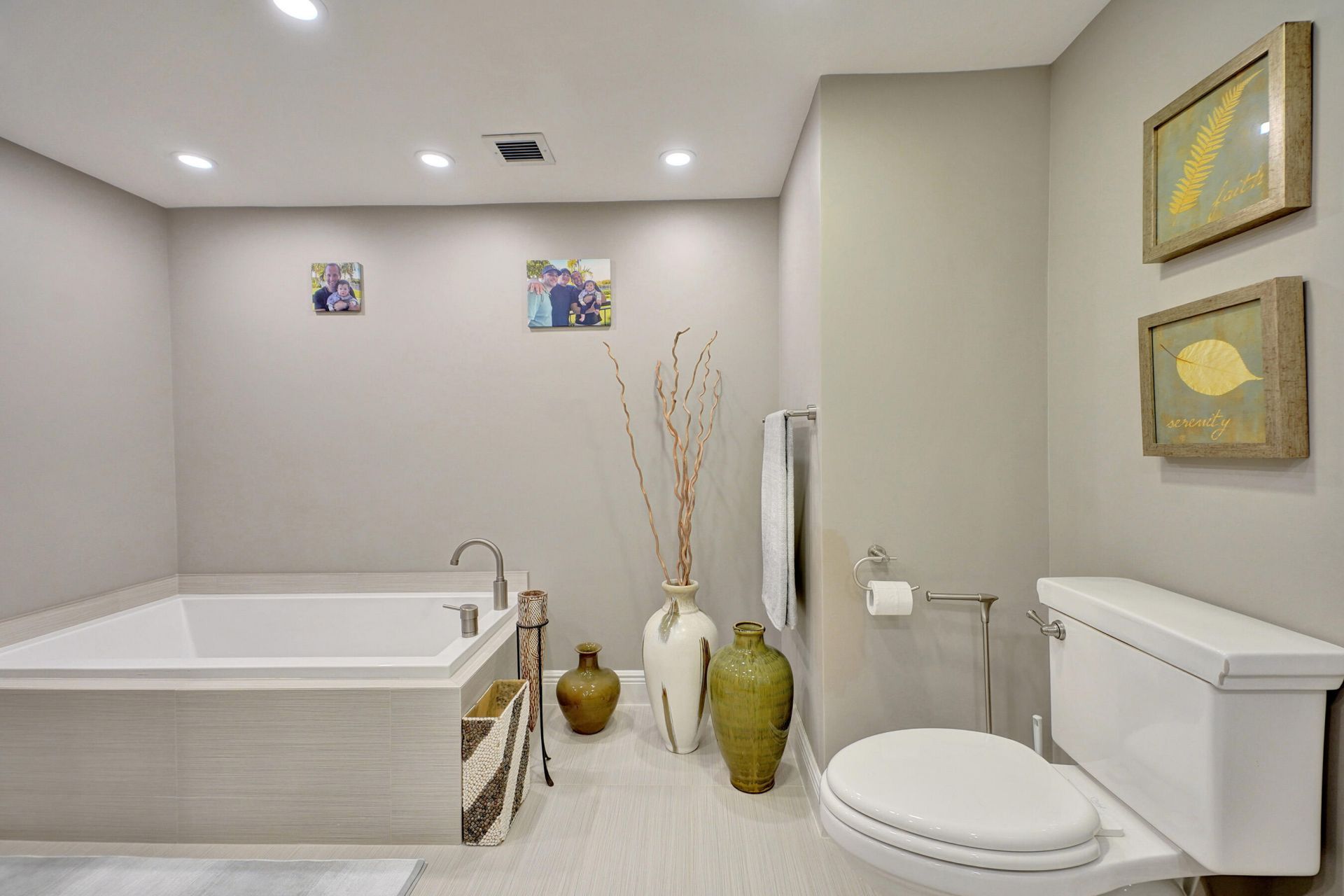 2001 N Ocean Boulevard, Unit 305, Boca Raton, FL 33431 Photo