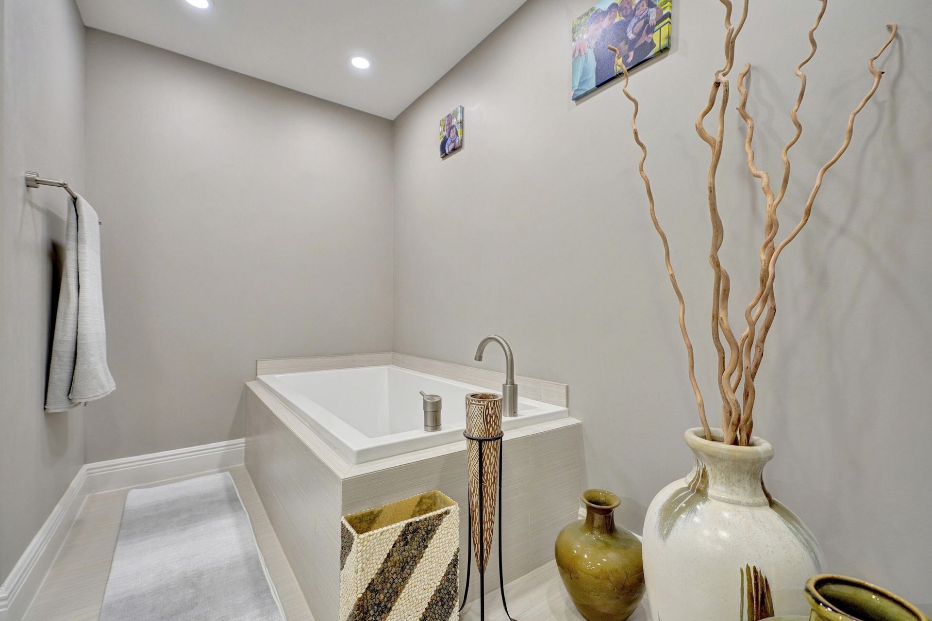 2001 N Ocean Boulevard, Unit 305, Boca Raton, FL 33431 Photo