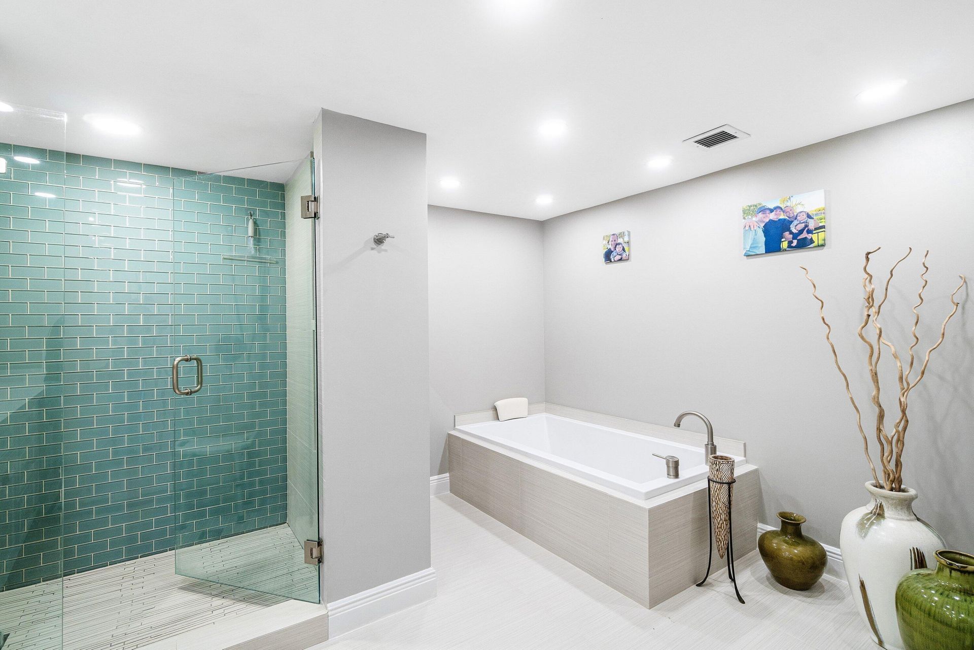 2001 N Ocean Boulevard, Unit 305, Boca Raton, FL 33431 Photo