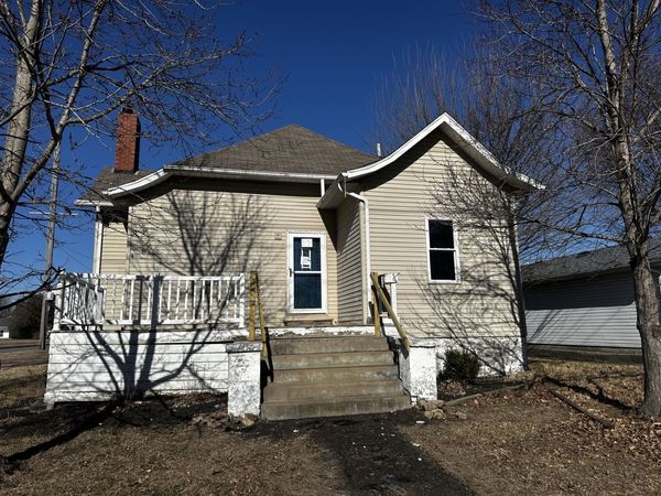 1001 E Oak Street, West Frankfort, IL 62896