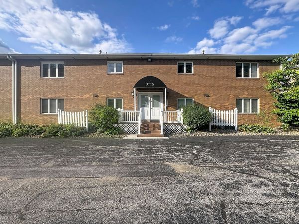 3715 35th Street, Unit 3, Moline, IL 61265