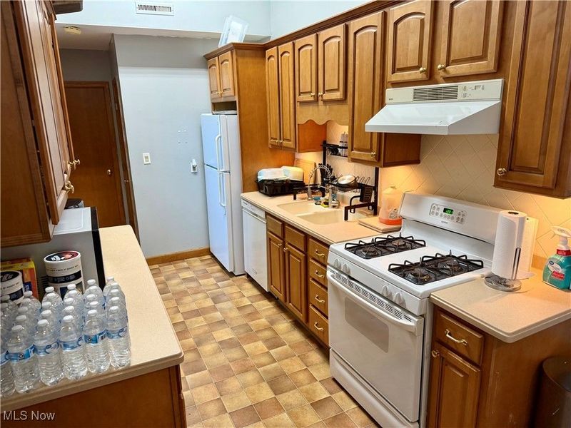 25735 Lorain Road, Unit 503, North Olmsted, OH 44070 Photo 4