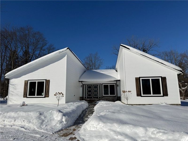 3940 Ellendale Road, Chagrin Falls, OH 44022 Photo 1