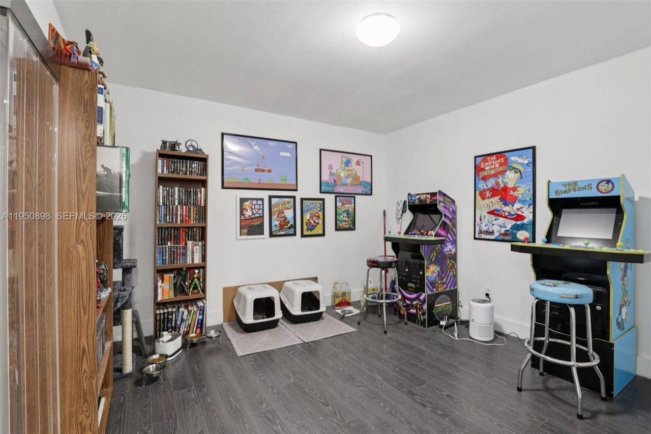 1630 W 46th St, Unit 208F, Hialeah, FL 33012 Photo