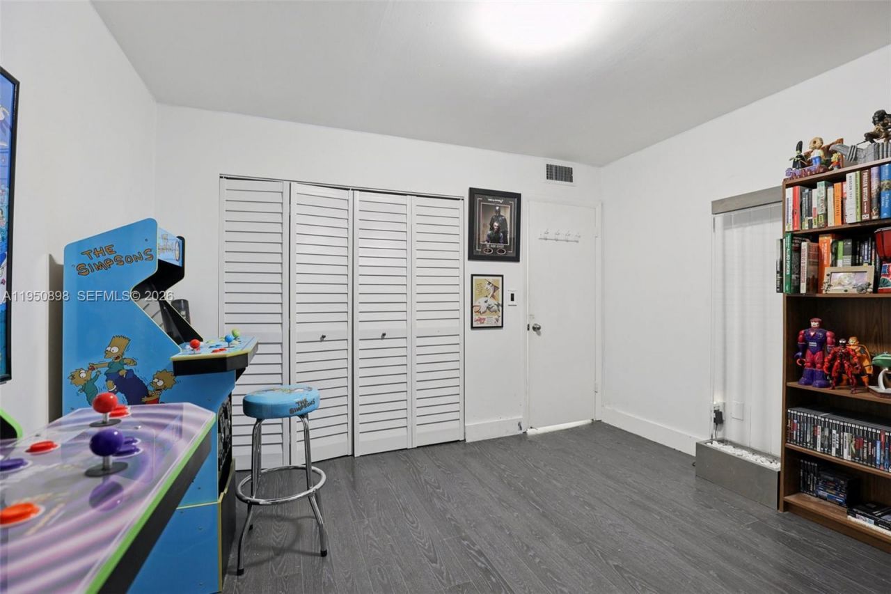 1630 W 46th St, Unit 208F, Hialeah, FL 33012 Photo