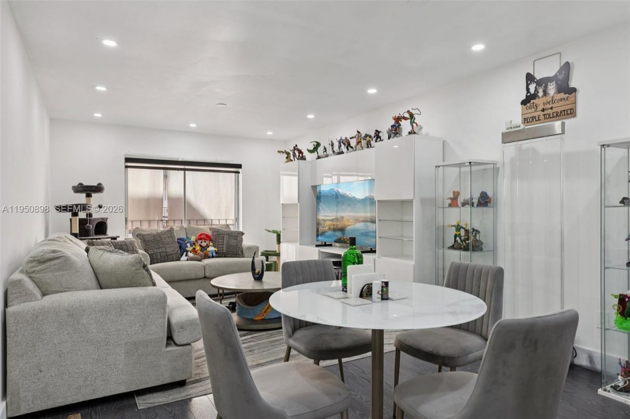 1630 W 46th St, Unit 208F, Hialeah, FL 33012 Photo