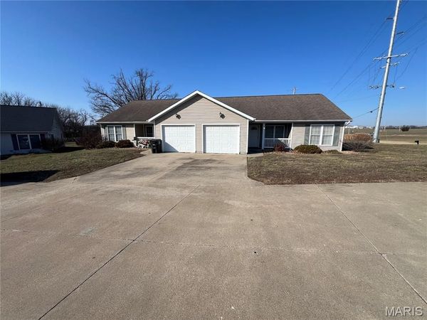 23 & 25 Henrietta Lane, Perryville, MO 63775