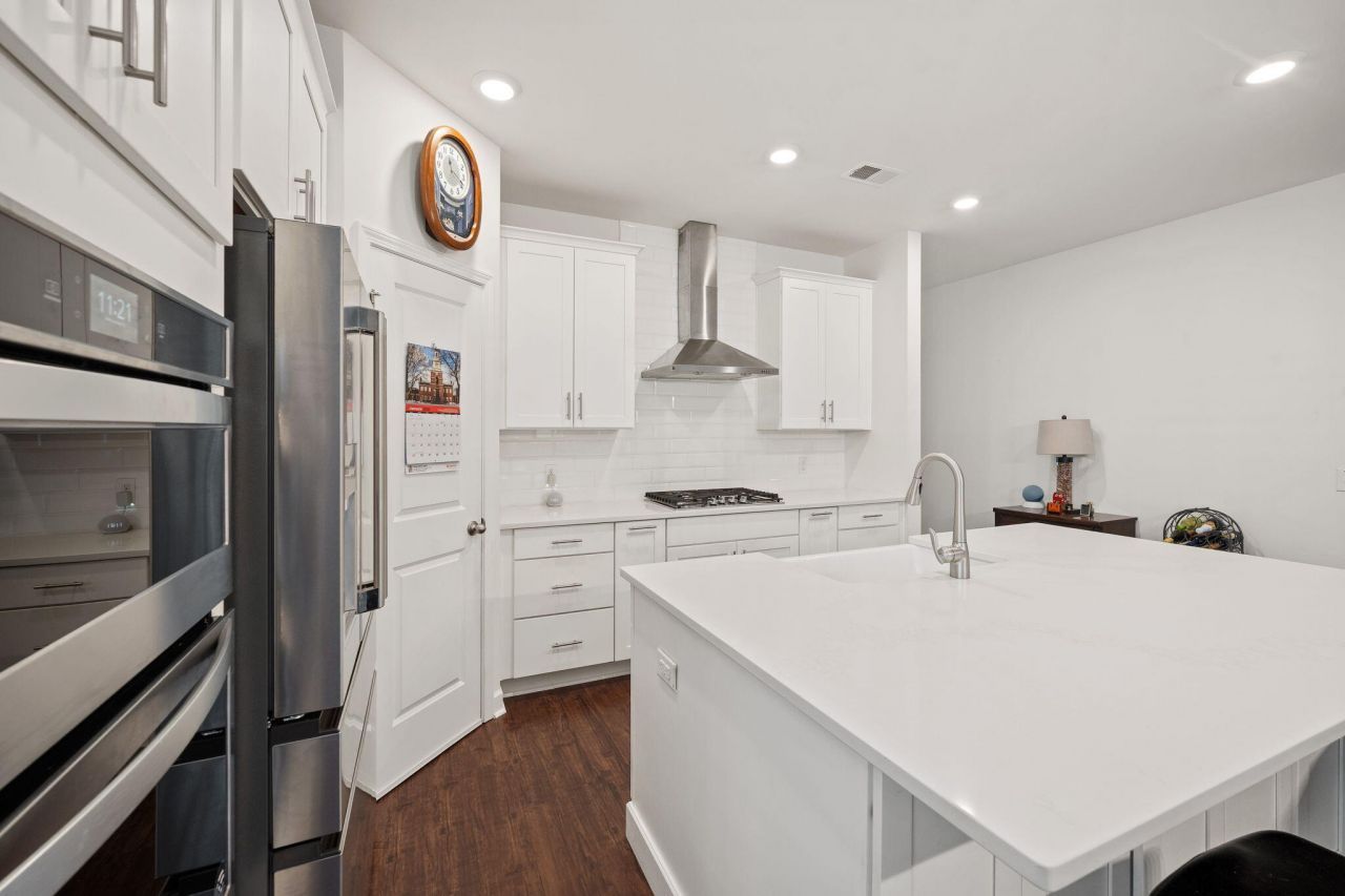 1038 Striped Lane Photo 10