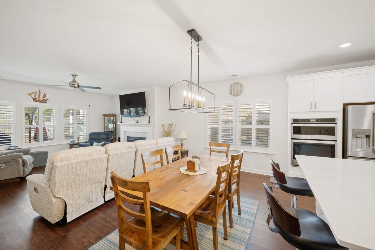 1038 Striped Lane Photo 14