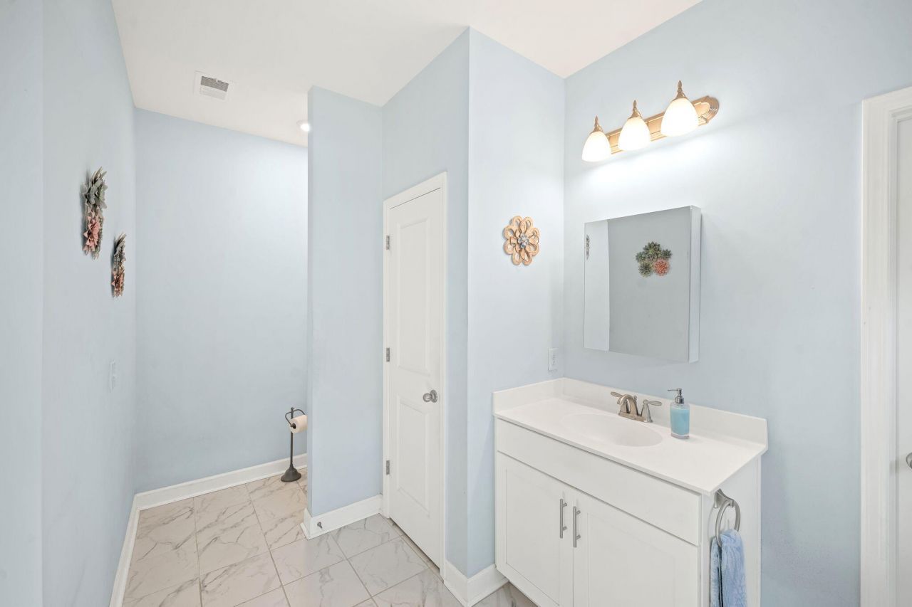 1038 Striped Lane Photo 22