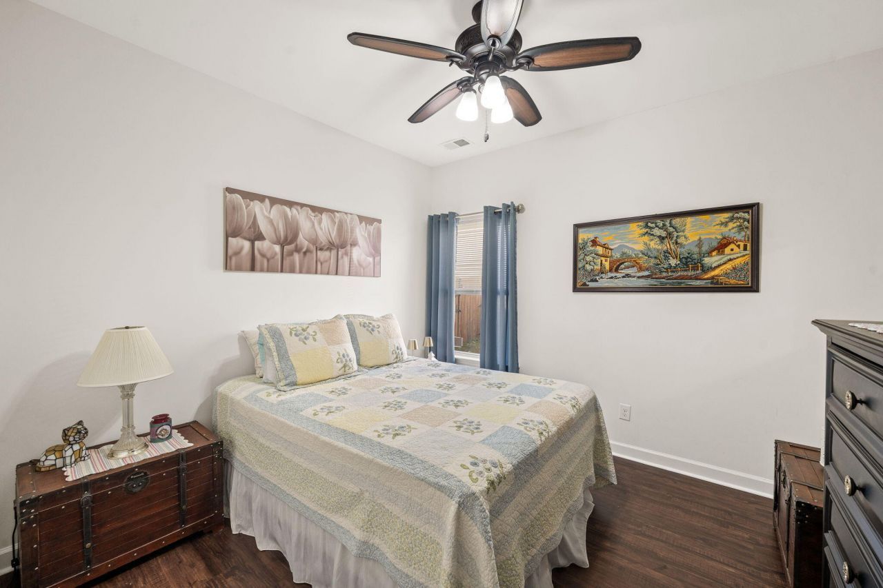 1038 Striped Lane Photo 23