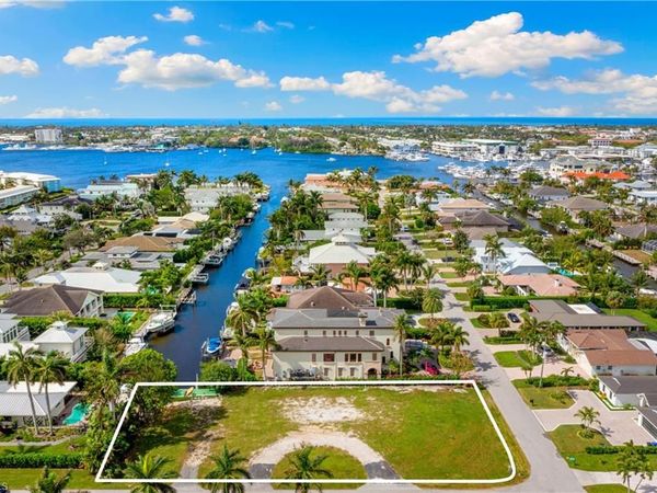 1585 Pelican AVE, NAPLES, FL 34102