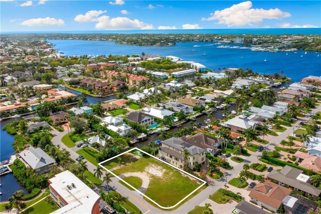 1585 Pelican Ave, Naples, FL 34102 Photo